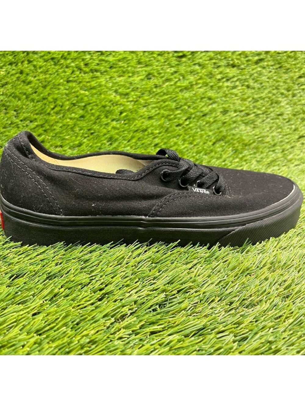 Vans Authentic Womens Size 7.5 Triple Black Gum Athletic Skate Shoes Sneakers